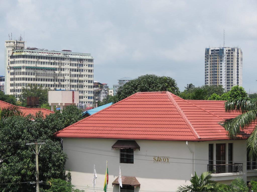 Business Alliance Hotel Yangon Bagian luar foto