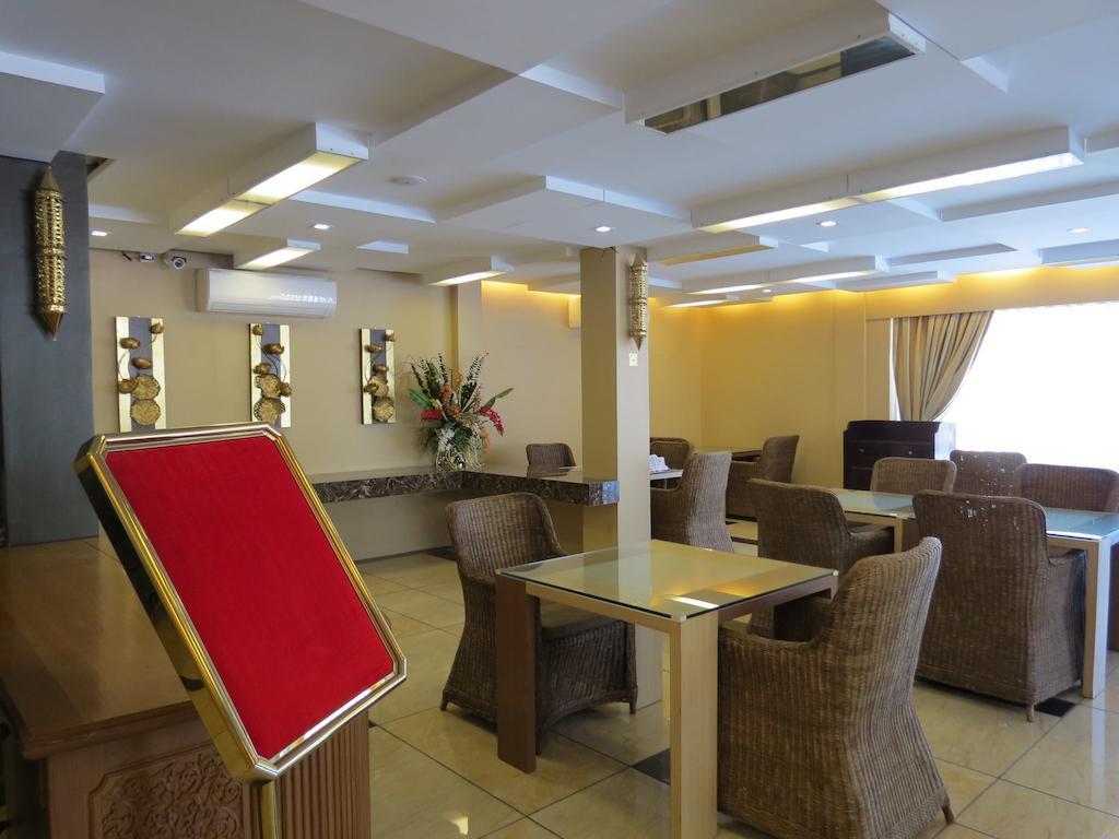 Business Alliance Hotel Yangon Bagian luar foto