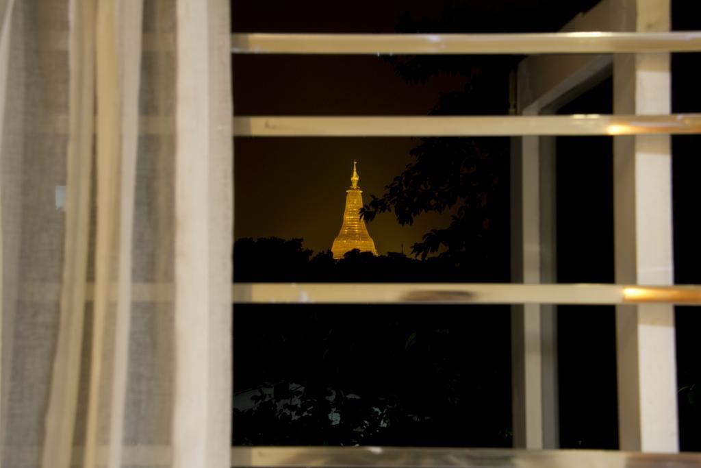 Business Alliance Hotel Yangon Bagian luar foto